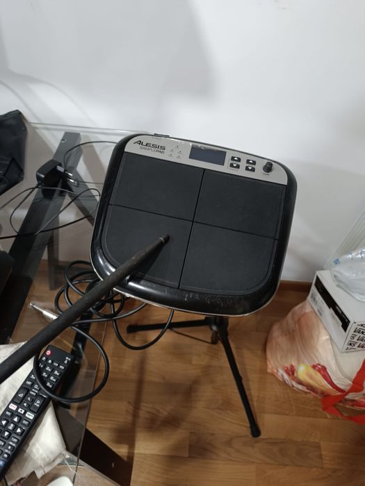 Alesis Sample Pad e suporte