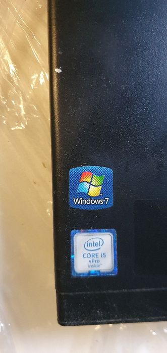 Komputer z wyposażeniem