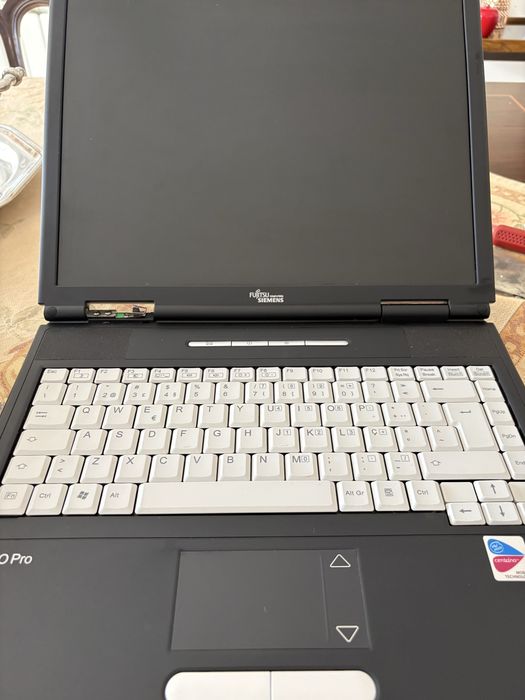 Fujitsu Siemens Amilo Pro V2020