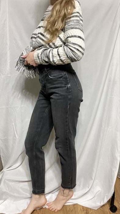 Чорні джинси мом