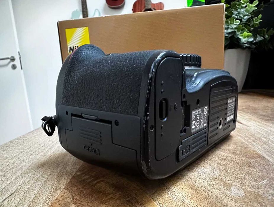 Câmara Nikon D800 - Full frame CMOS + extras