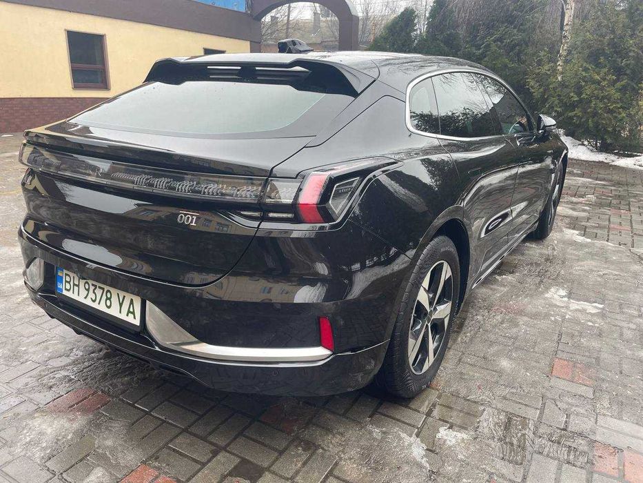 Продам Zeekr 001