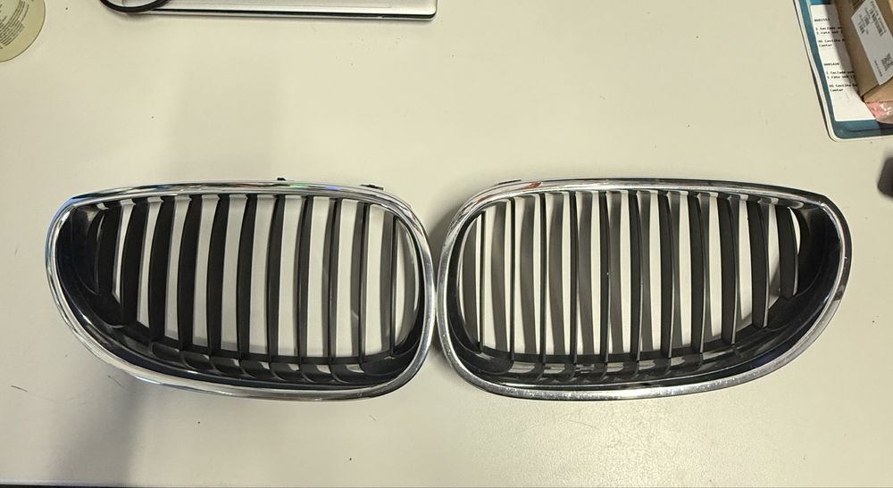Grelhas frontais Originais BMW E60/E61 (OEM)