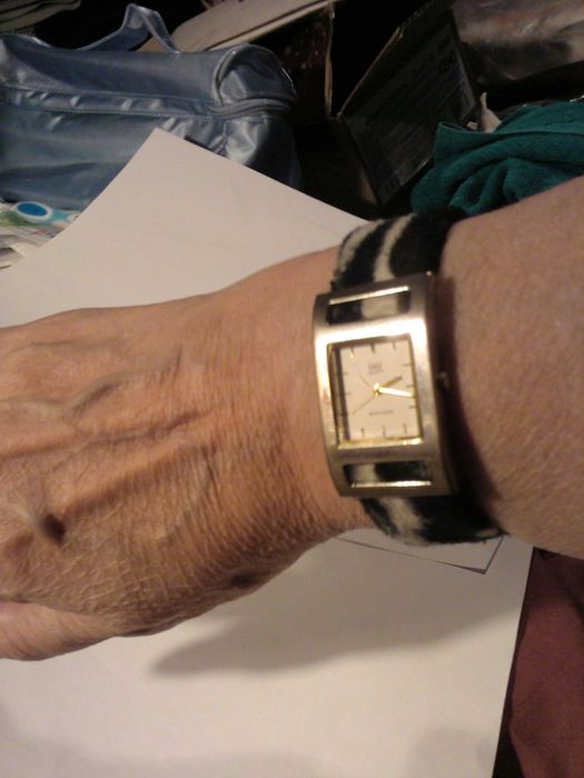 Наручные часы "QэндQ", кварцевые, Япония, б/у