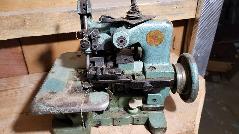 Оверлок робочий на дві нитки