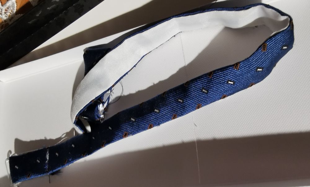 Muszka do garnituru. Rozmiar uniwersalny granat.