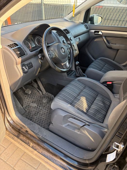 Volkswagen Touran Cross 2.0TDI 140km  7 osob polecam