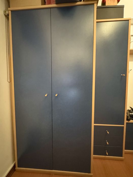 URGENTE: Mobilia de quarto (roupeiro, armário, mesa de cabeceira,…)