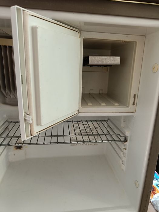 Lodówka do kampera, przyczepy na 12V, 230V, gaz