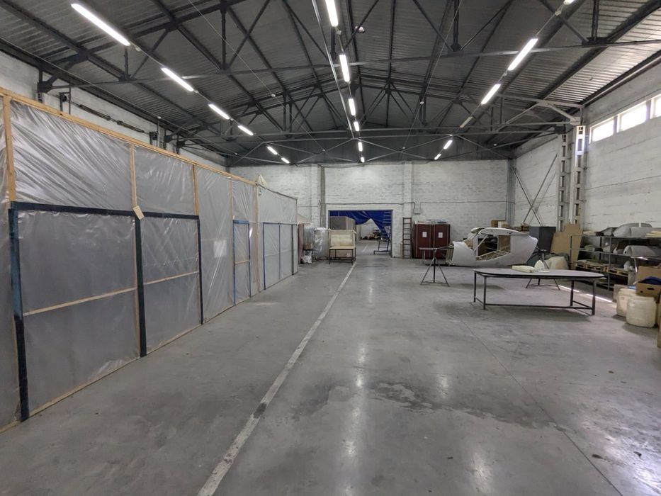 Продаж промислова база / склади