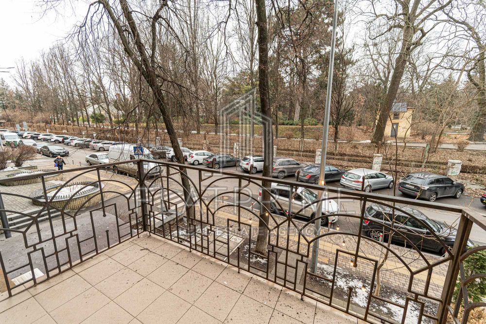 Без% Продаж 3-х кімнатної квартири, 135 м2, вул. Назарівська, 9