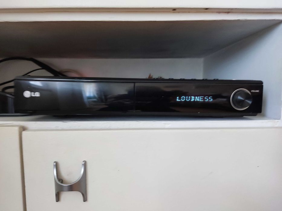 5.1 surround / Leitor DVD - Home Cinema LG e colunas e subwoofer