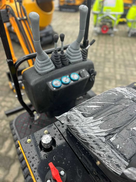 Mini Escavadora TRS Giratória HT12 – 4.800€ | Entrega Gratuita