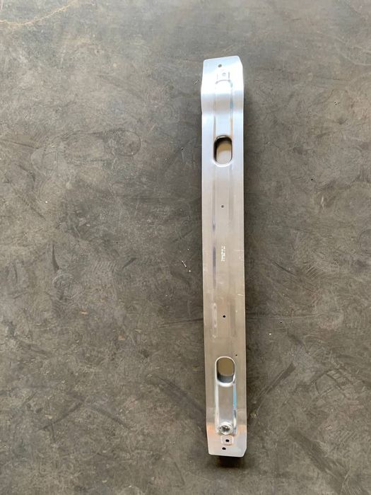 AUDI A4 B9 Усилитель переднего бампера (лицензия) 2016-19