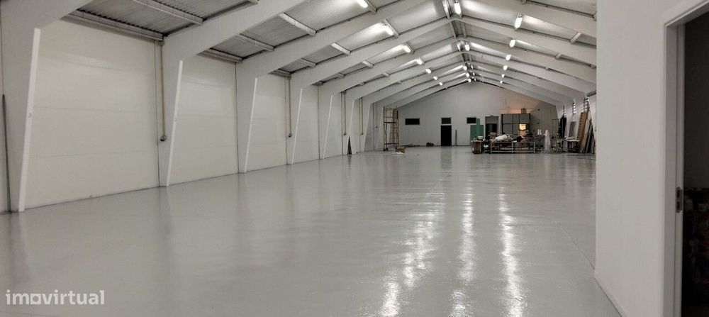 Armazém para atividade industrial