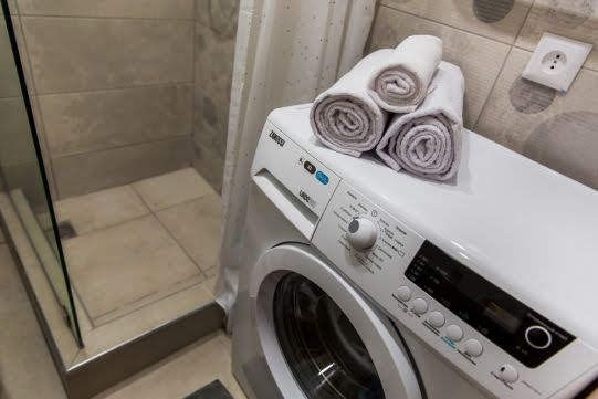 Пр.Гагарина 76 , почасово 650/2часа