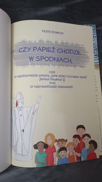 Używana książka o papieżu