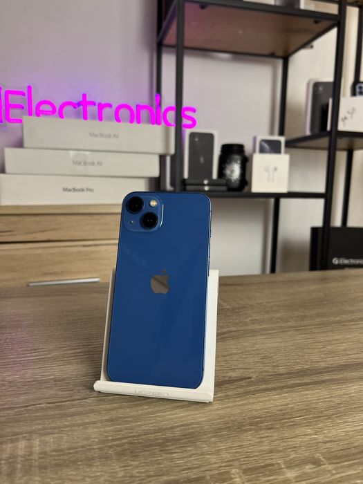 iPhone 13 + AirPods Pro