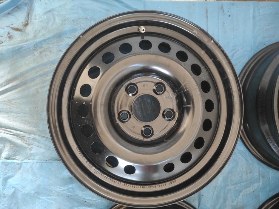 Felgi stalowe HYUNDAI KIA R 16 5x114,3 otwór 67 mm NOWE