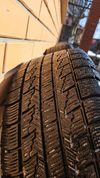 Комплект дисків з зимовою гумою 215 55 16. 5×114.3 7j et40.