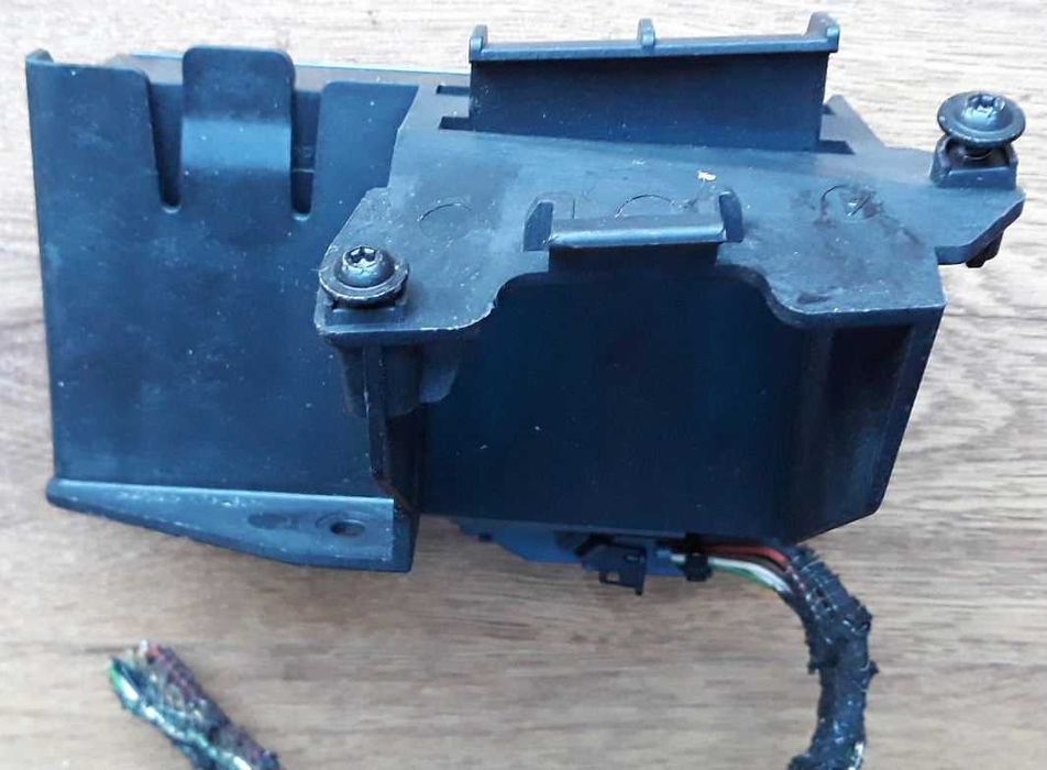 Moduł telefonu UHP4 UWA + wspornik + mikrofon + wtyczka Opel Zafira B