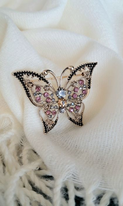 Broszka motyl motylek owad z cyrkoniami ozdobna prezent kobiecie