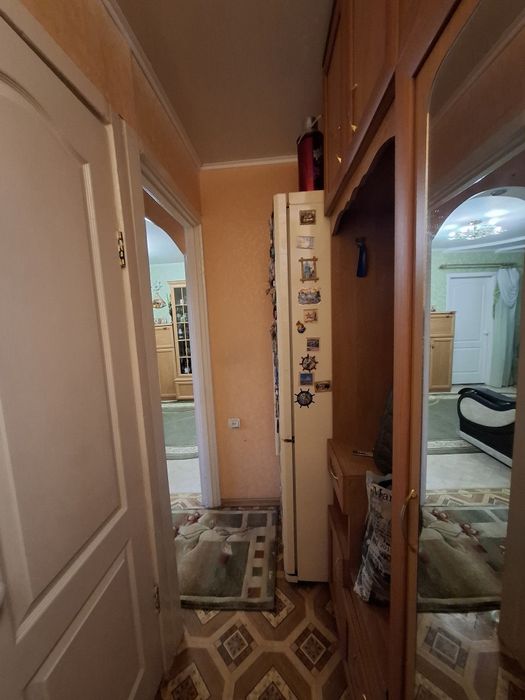 Продам 2х кімнатну квартиру біля 16 міськлікарні ( 44 квартал)+ гараж