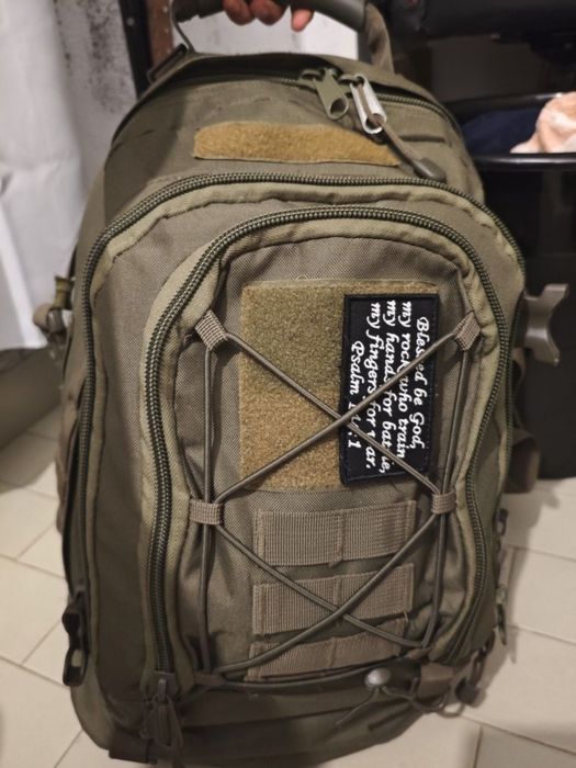 MOCHILA tática/campismo 60L/40L EXPANSÍVEL - usada somente 1 vez
