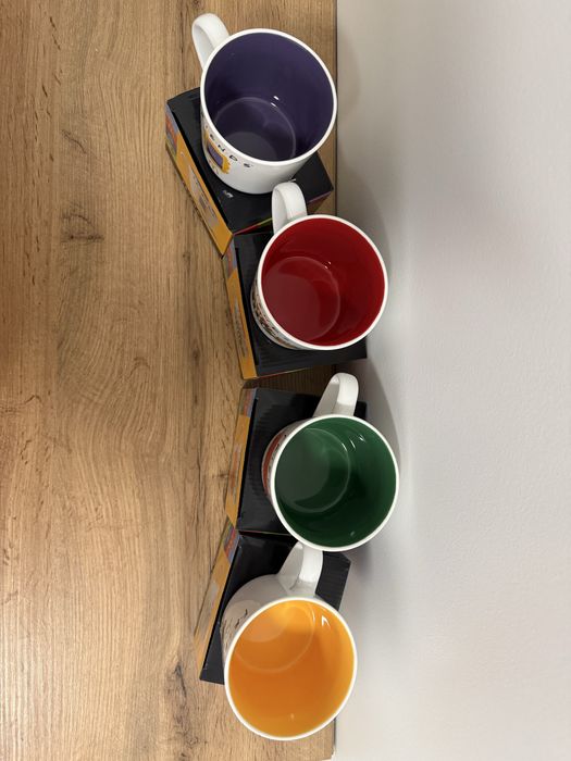 Чашки кружки Friends МакДональдз Друзі McDonalds диван фонтан рамка