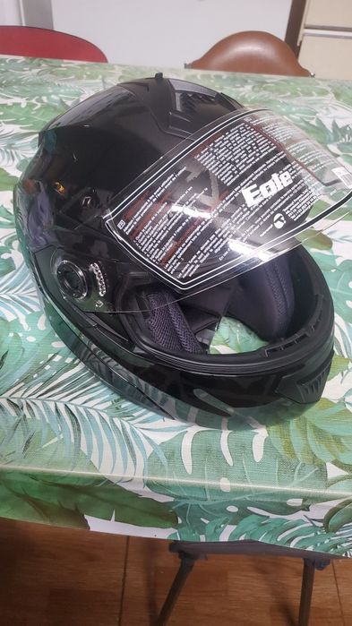 capacetes novos nunca foram usados