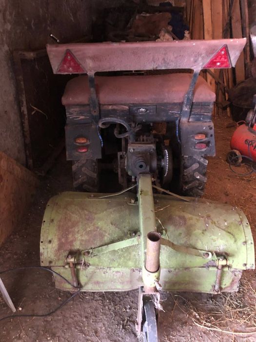 Мінітрактор Zubr