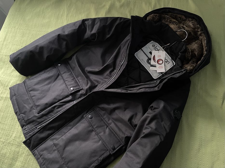 Czarna zimowa męska kurtka, parka puchowa Canada rozmiar M