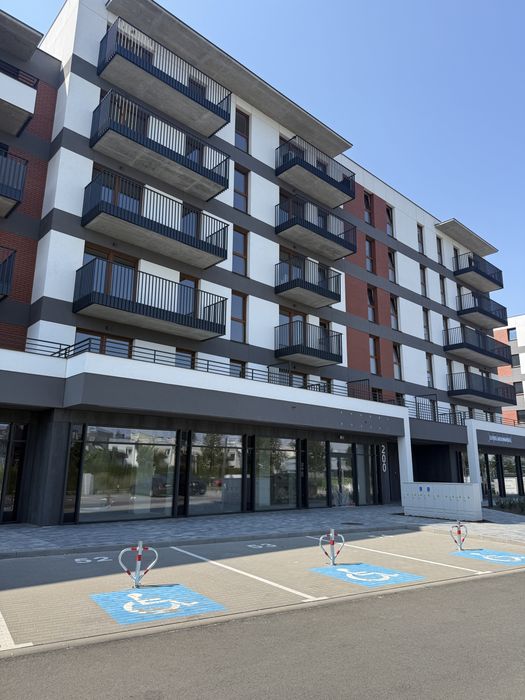 M3 44,80 m2 z komorka lokatorska . Miejsce postojowe . 1 piętro. Parkitka