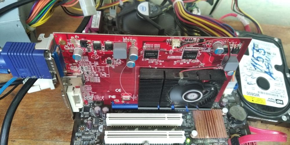 Видеокарта asus  GT9500