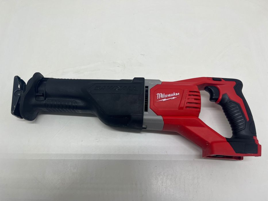 Piła szablasta lisica akumulatorowa Milwaukee M18 BSX-0 body gw12m fv23