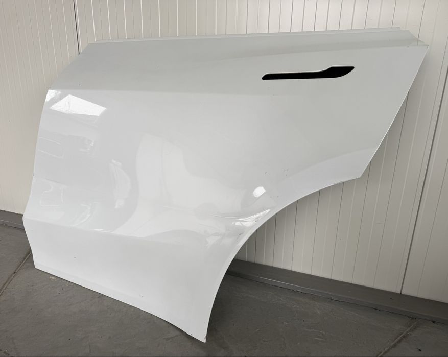 Tesla Model Y двері задні ліві