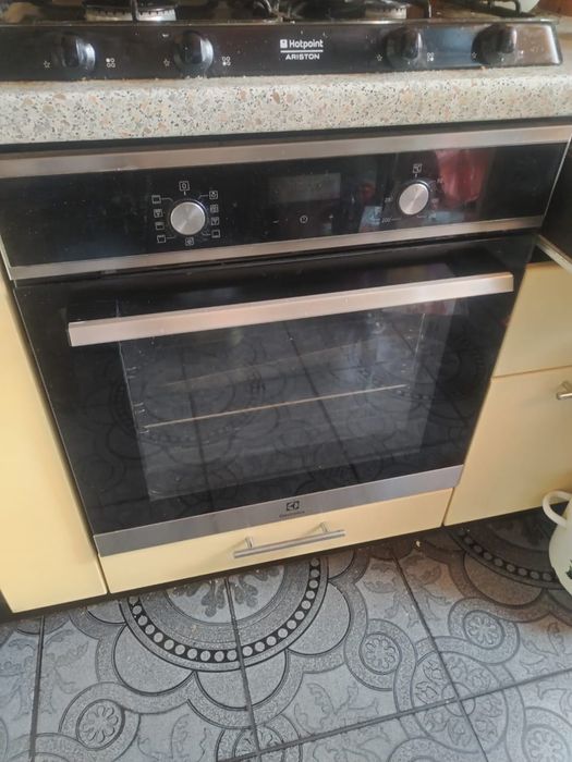 Духовий шкаф (духовка)