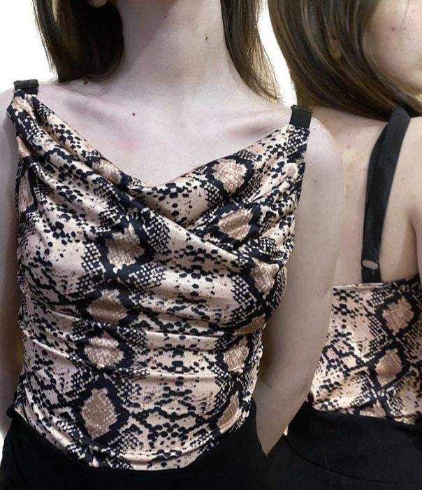 Боді із зміїним принтом