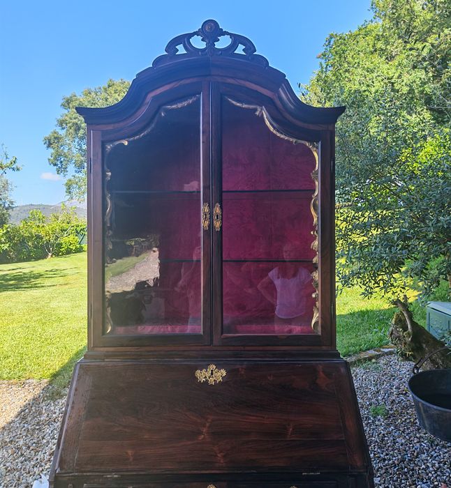 Papeleira com vitrine em Pau Ferro