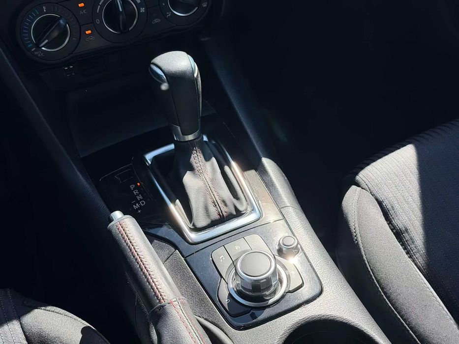 Mazda 3 i Touring      2016