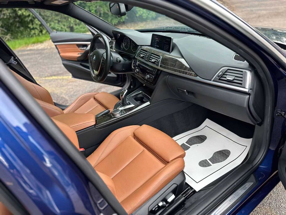 BMW 3 Series 330i xDrive      2017