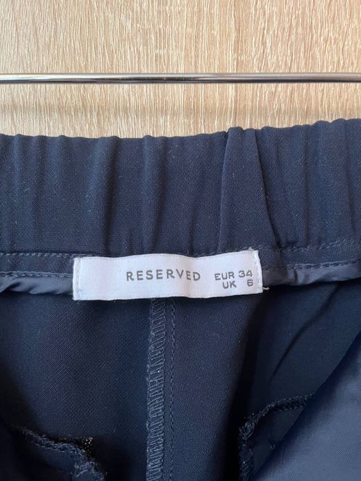 Жіночі класичні брюки RESERVED | Темно-сині | Розмір 34 S