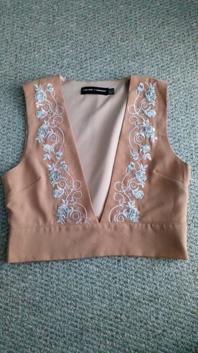 Missguided top z haftem rozmiar S