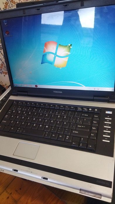Perfectly functioning Toshiba laptop64729616224897122