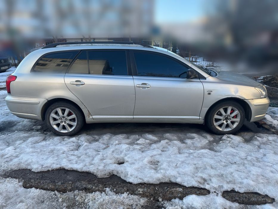 Тойота Авенсіс 2.0