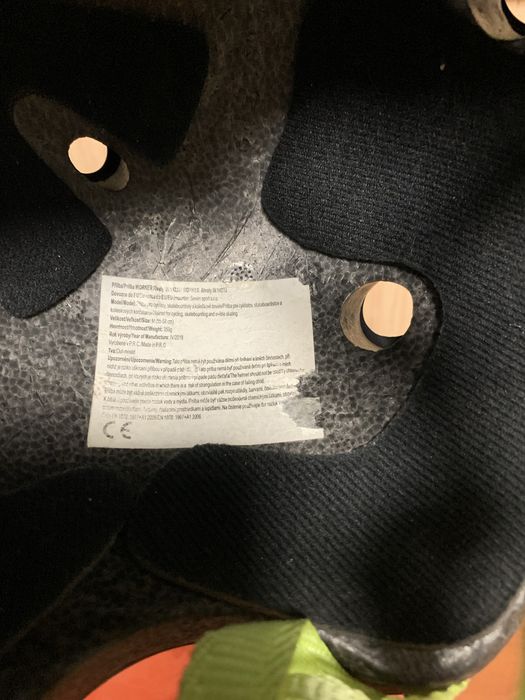 Шолом спортивний б/у , одягався декілька разів