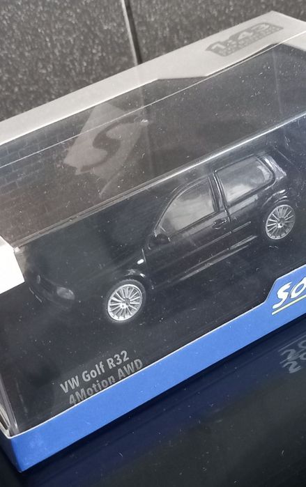 Golf R32 escala 1:43