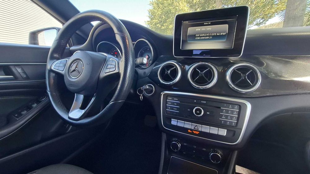 Mercedes-Benz CLA 180d Automática Shooting Brake Urban