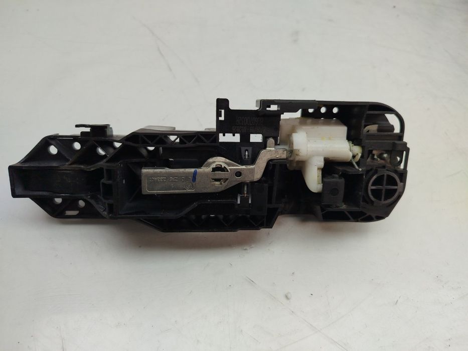 Puxador porta trás esquerdo RENAULT Megane III Grandtour (KZ0/1)