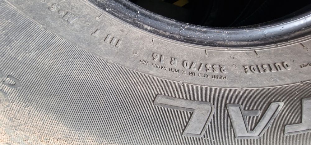 Pneus 255/70R16 continental crosscontact